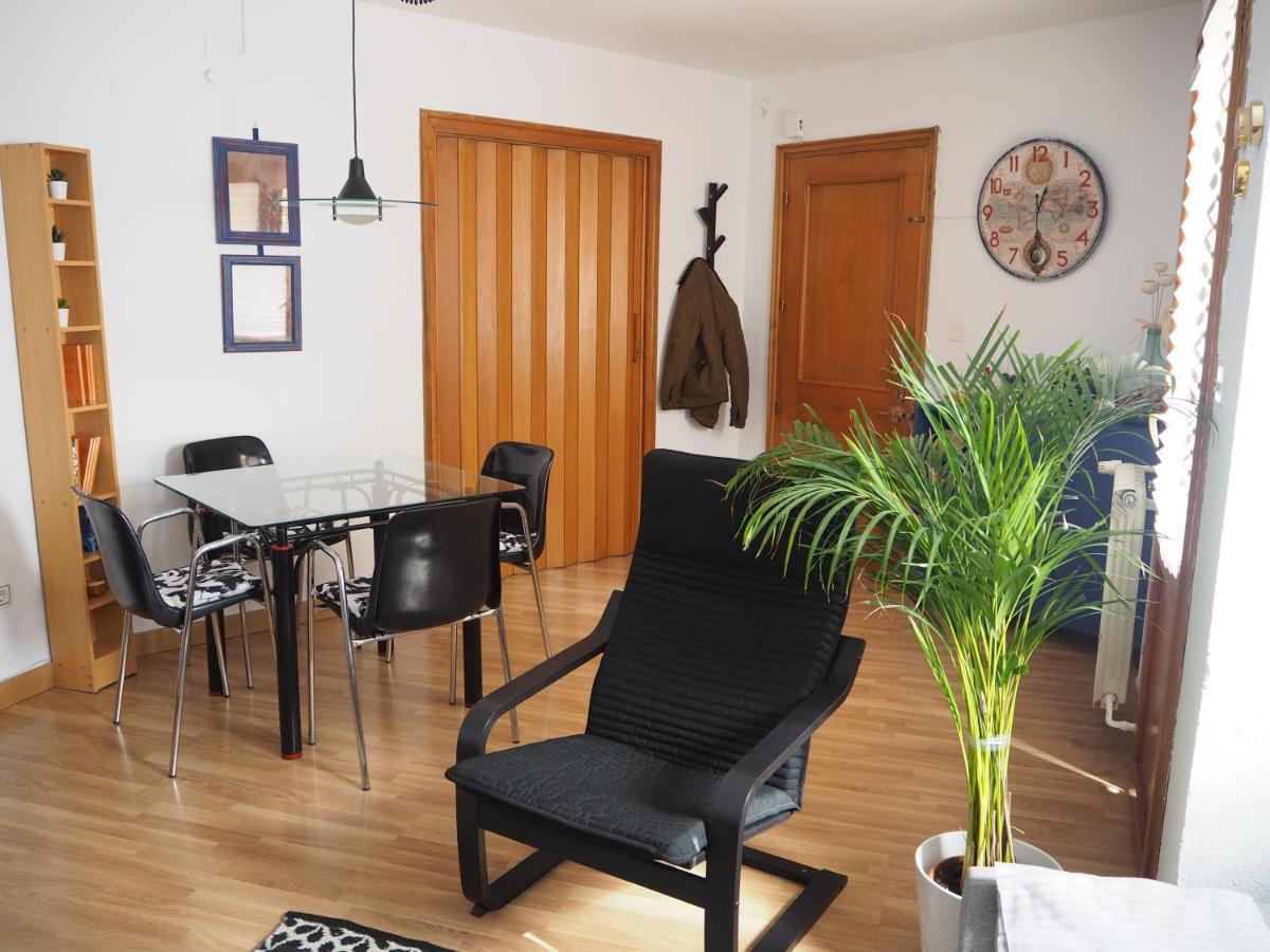 • La Antigua • Apartment *
